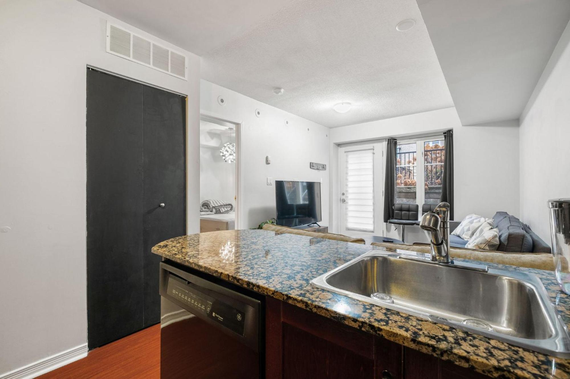 טורונטו Liberty Village Townhouse מראה חיצוני תמונה
